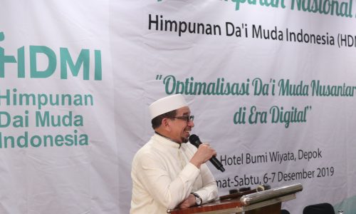 Wakil Ketua Ikatan Ulama se-Dunia Habib Dr. Salim Segaf Al Jufry membuka Rapimnas HDMI